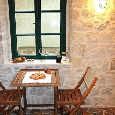 Heritage Stone House - Comfort, Terrace & Garden * Τρογκίρ