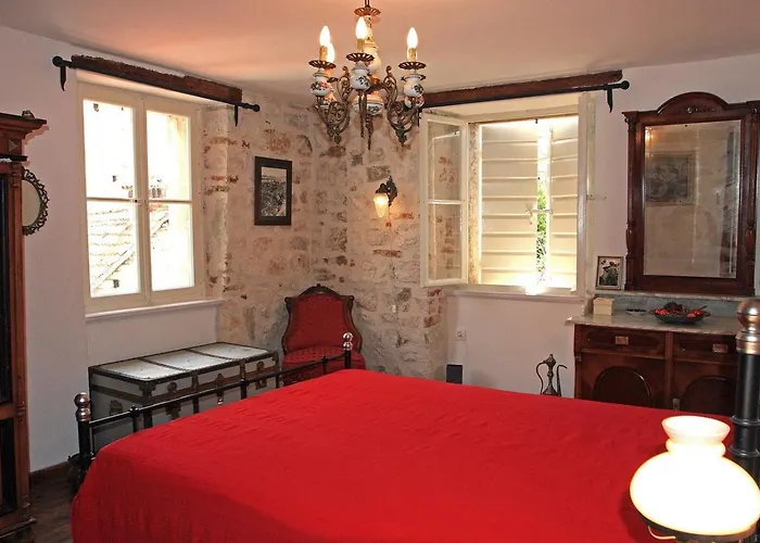 Heritage Stone House - Comfort, Terrace&garden Apartment Trogir