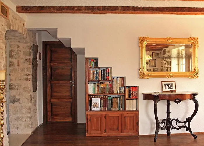 Heritage Stone House - Comfort, Terrace&garden Apartment *