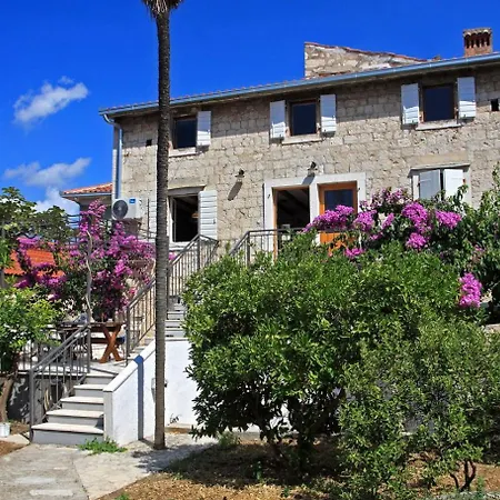 Διαμέρισμα Heritage Stone House - Comfort, Terrace & Garden *