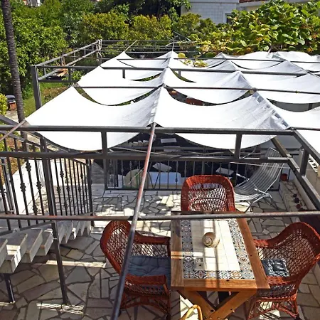 Heritage Stone House - Comfort, Terrace & Garden شقة