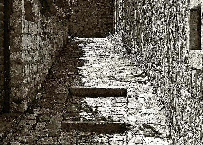 Heritage Stone House - Comfort, Terrace & Garden Διαμέρισμα *