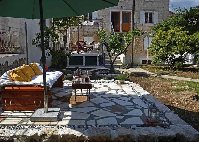 Heritage Stone House - Comfort, Terrace & Garden *