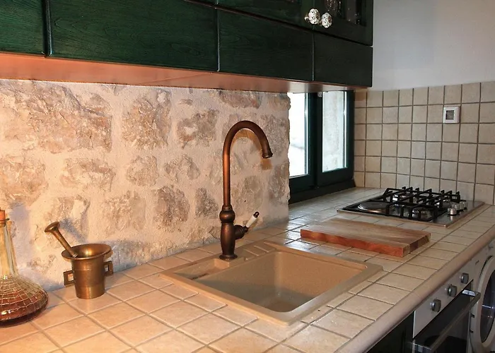 Heritage Stone House - Comfort, Terrace & Garden