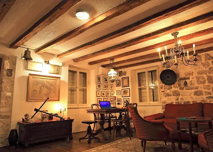 Heritage Stone House - Comfort, Terrace & Garden * トロギール