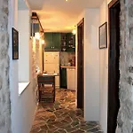 Heritage Stone House - Comfort, Terrace&garden